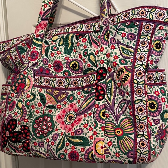 Vera Bradley Viva La Vera Get Carried Away Tote - Picture 3 of 9
